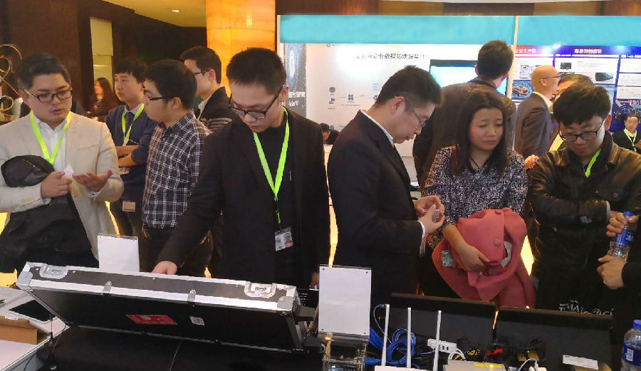 赏金女王大对决发布全球首款高通820平台Hypervisor智能驾驶舱解决方案插图